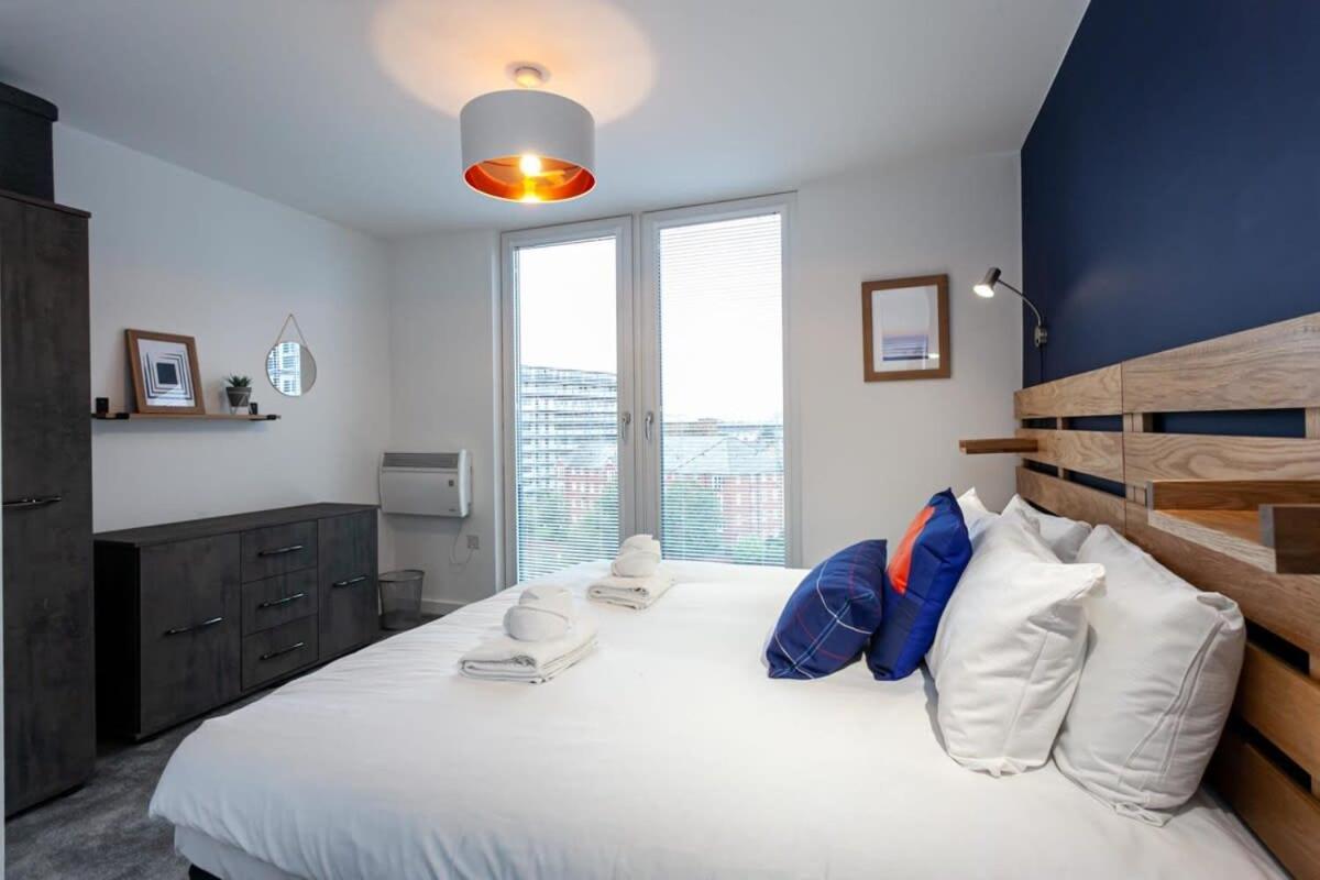 Stunning 2 Bed Flat 5Min To Old Trafford Stadium Mánchester Exterior foto